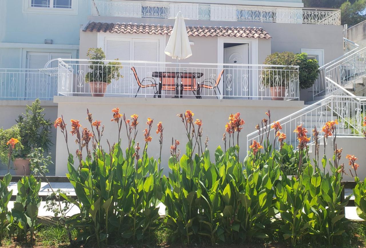 Malibu Studios & Apartments Lassi  Luaran gambar