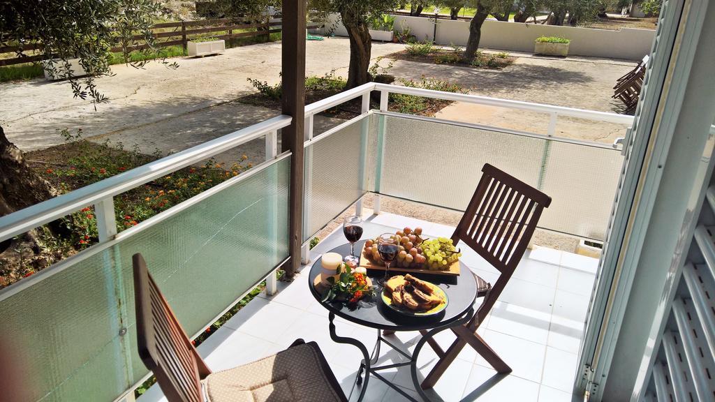 Malibu Studios & Apartments Lassi  Luaran gambar